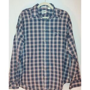 Lee Men's Size XL Green/Red/White Plaid Long Sleeve Button Down Shirt.